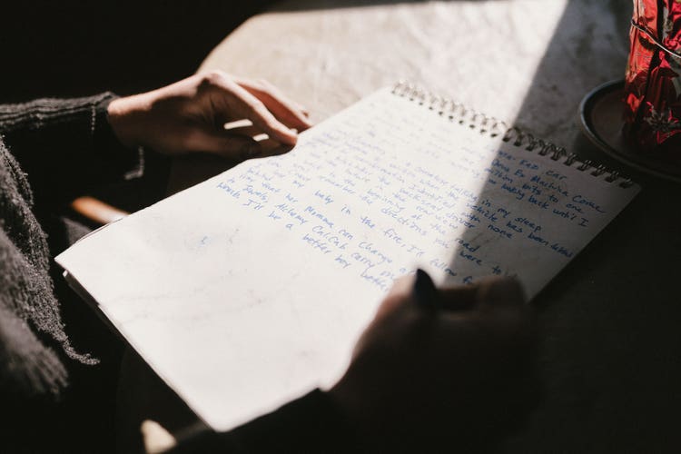 10 Exercícios para estimular a originalidade e a criatividade | Adobe Express