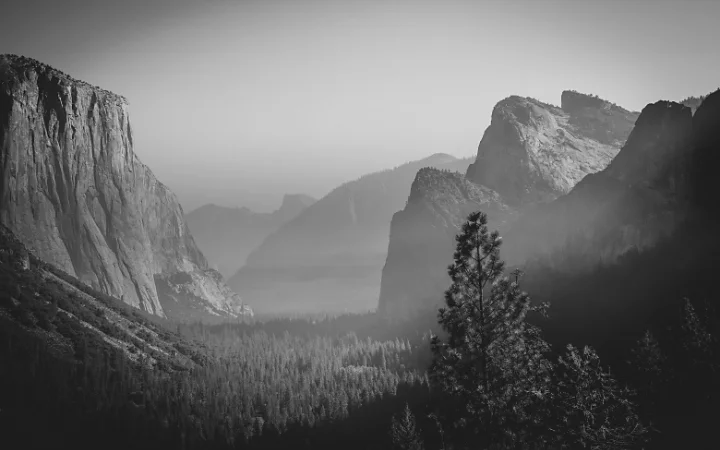 Black-and-white photo of Yosemite Valley