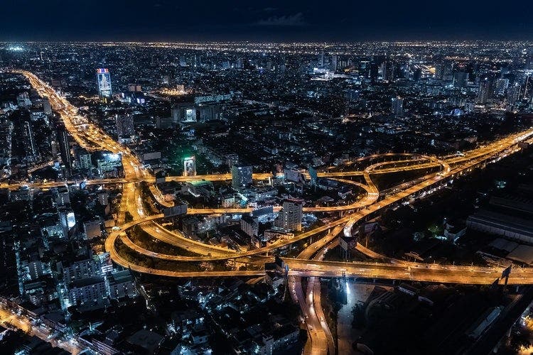 Long exposure shot capturing traffic on a city's streets