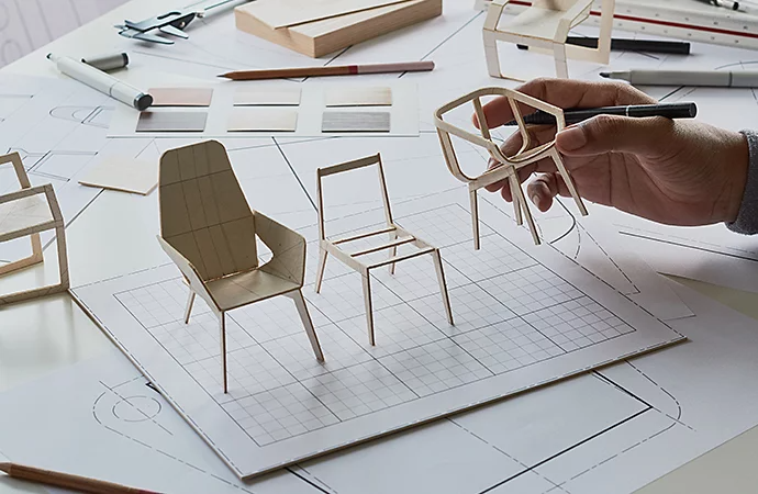 Conceptprototypes van stoelen, die zijn gemaakt van papier