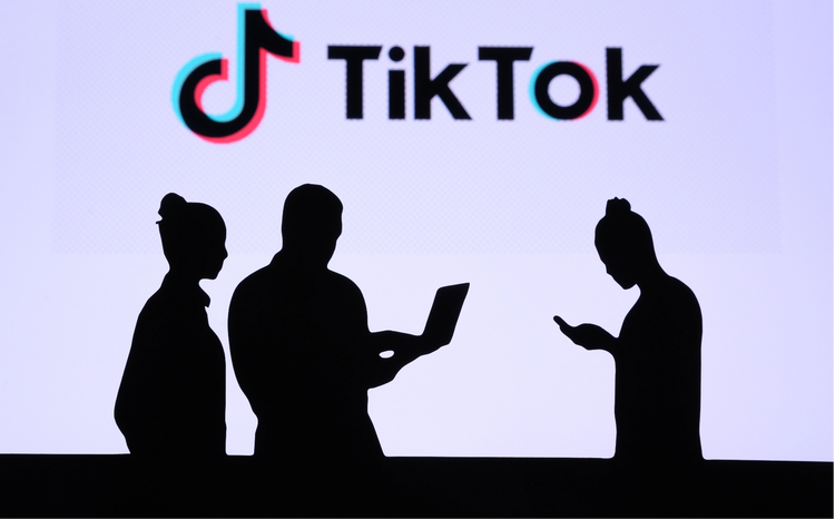 TikTok ist ein beliebtes soziales Netzwerk mit vielen jungen Nutzern.