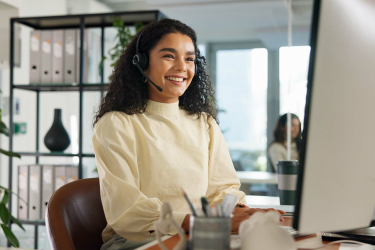 Customer Service in Social Media: 10 Proven Tips for 2025 | Adobe