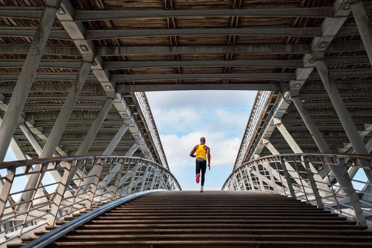 https://main--cc--adobecom.hlx.page/cc-shared/fragments/modals/videos/business/enterprise/stock-video-modal#stockvideo| man running in tunnel | :play-medium